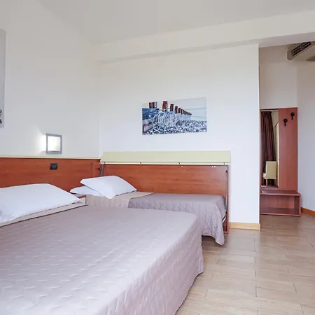 Ξενοδοχείο Levante 3*