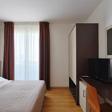 Levante 3*